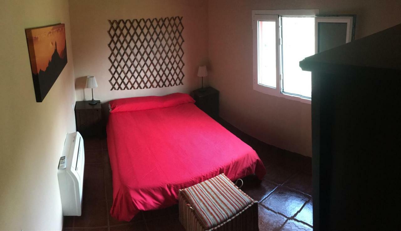 Villa Rafael Vega de San Mateo Bagian luar foto